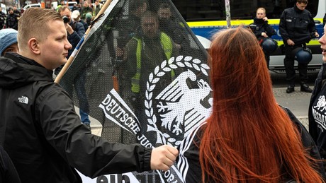 36 Personen im Visier – Durchsuchungen bei mutmaßlichen Neonazis in zwölf Bundesländern