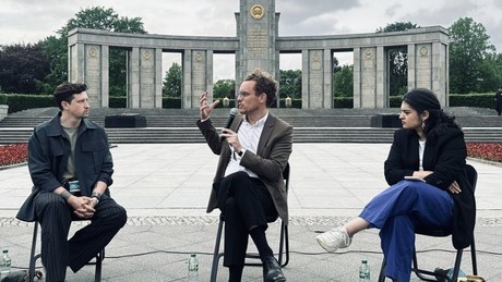 Berliner Denkmalamt gibt Sowjetehrenmal in Tiergarten für Schändung durch "Künstler" frei