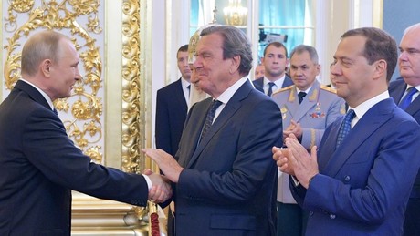 Ukraine-Gespräche: Putin schlägt Schröder als Vermittler vor – Berlin spricht von "Scheinangebot"