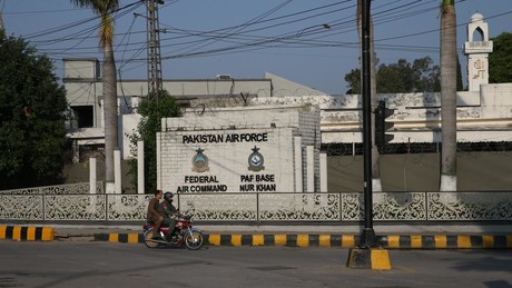 Liveticker Iran-Krieg – Pakistan dementiert US-Bericht zu iranischen Flugzeugen in Islamabad
