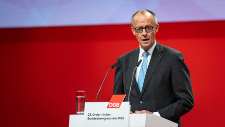 Merz holt sich Pfiffe beim DGB