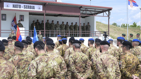 Serbien führt seine ersten Militärübungen mit NATO durch