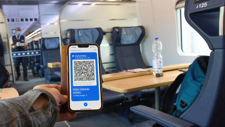 Ausgearbeitete EU-Verordnung: Reiseticket-QR-Codes mit europäischem Digitalausweis verknüpft