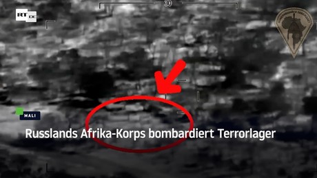 Russlands Afrika-Korps bombardiert Terrorlager