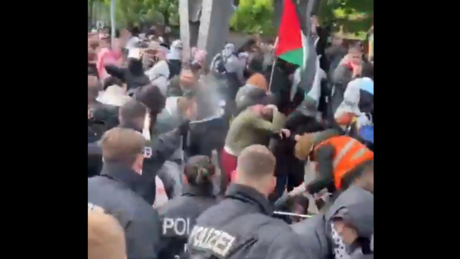 Liveticker Nahost-Konflikt – Die Welt demonstriert für Palästina - die Berliner Polizei greift an