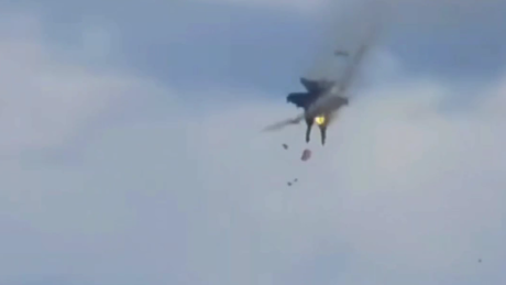 US-Airshow endet im Chaos: Warum prallten zwei US-Navy Kampfjets zusammen? (VIDEO)