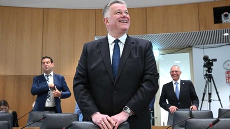 Rheinland-Pfalz: CDU-Regierungschef Schnieder löst nach 35 Jahren SPD ab