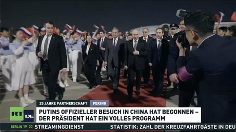 Wladimir Putin in Peking eingetroffen – Herzlich empfangen von Chinas Außenminister