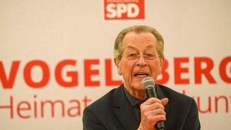 "AfD ist eine gefährliche Partei" – Ex-SPD-Vizekanzler Müntefering trommelt für AfD-Verbotsverfahren