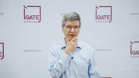 Jeffrey Sachs fragt Kanzler Merz: "Werden Sie sich für Frieden einsetzen?"