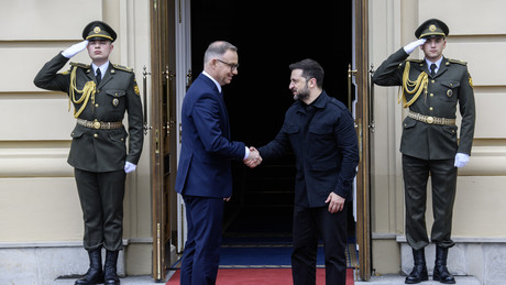 Nach Ehrung von Hitler-Kollaborateuren: Polnischer Präsident will Selenskij Orden aberkennen