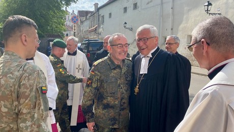 Nur nehmen, ohne zu geben – Militärbischof stellt Wehrdienstverweigerer als Trittbrettfahrer hin