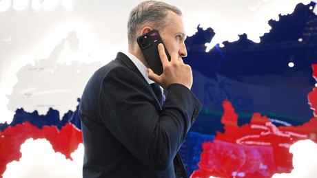 FSB warnt russische Spitzenbeamte: Ausländische Geheimdienste hören mittels Smartphone mit