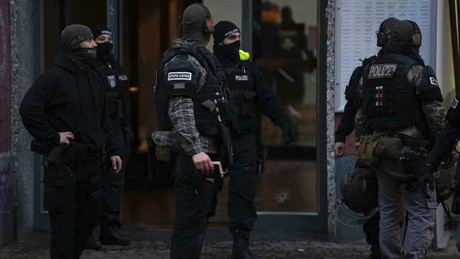 Berlin: Ermittlungserfolg zu Schusswaffengewalt – 29 Tatverdächtige in Untersuchungshaft