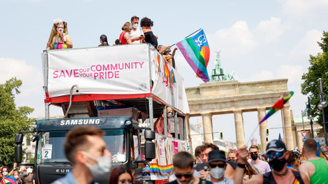 Wahnsinns-Ticker: Berlins Bürgermeister Wegner gönnt sich CSD-Truck für 375.000 Euro