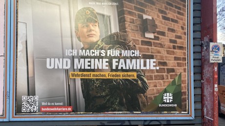 Schulstreiks gegen die Wehrpflicht – Berlins Schulsenat will Kooperation mit Bundeswehr forcieren