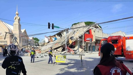 Starkes Erdbeben erschüttert Philippinen: Über ein Dutzend Tote