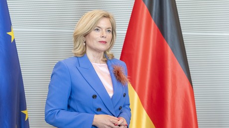 "Fahnen-Gate" mit AfD: Klöckner verbietet Deutschl