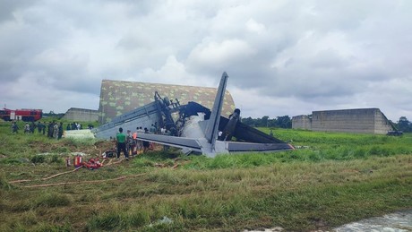 Fünf Tote bei Absturz von Militärflugzeug in Indien