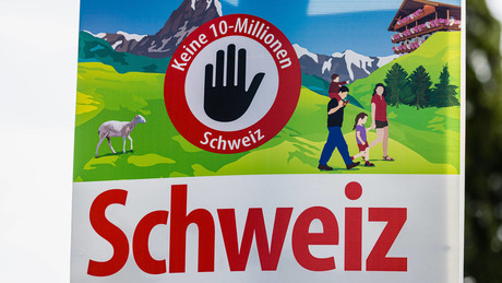 Schweiz sagt Nein zum Bevölkerungsdeckel – SVP erleidet deutliche Niederlage