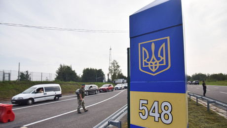 Immer mehr Ukrainer wollen ihr Land verlassen: Lange Warteschlangen an der Grenze