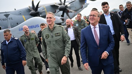 Deutscher Luftwaffenchef droht mit Angriffen auf russische Großstädte