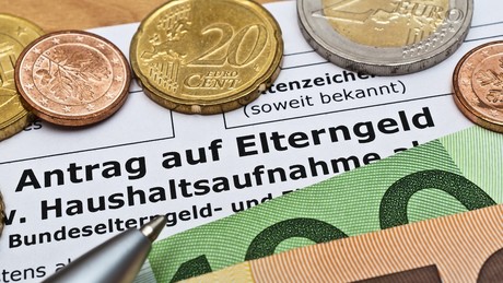 Nächster Frontalangriff auf die Familie: Ifo-Institut propagiert massive Kürzungen beim Elterngeld
