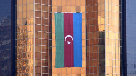 Gericht in Baku verurteilt im Sommer 2025 festgenommene Russen