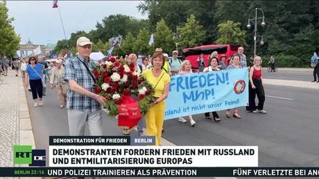 Friedensdemo in Berlin gegen Kriegskurs gegenüber Russland