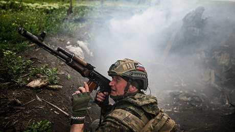 Liveticker Ukraine-Krieg: Russische Armee setzt Vormarsch bei Krasny Liman und Konstantinowka fort