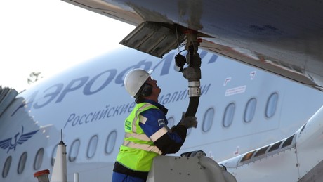 Russland: Kleinluftfahrt schlägt staatliche Regulierung der Kerosinpreise vor
