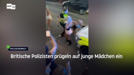 Britische Polizisten prügeln auf junge Mädchen ein