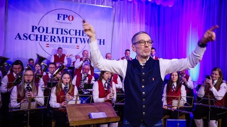 "Österreich ist frei": FPÖ macht Remigration zum Sommerhit