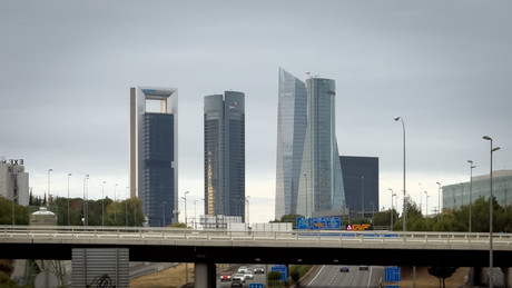 Wolkenkratzer in Madrid nach Explosion evakuiert