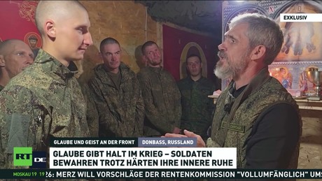 Orthodoxe Christen und Muslime beten Seite an Seite im Einsatzgebiet