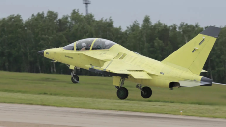 Jak-130: Jakowlews modernisierter Jet absolviert Jungfernflug
