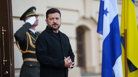 Liveticker Ukraine-Krieg: Selenskij will Putin Friedensvorschlag übermittelt haben