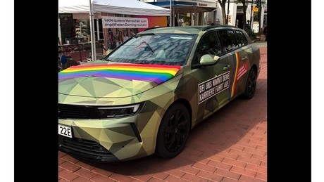 Wahnsinns-Ticker: "Fragen zur Musterung queerer Menschen" auf dem CSD in Schleswig