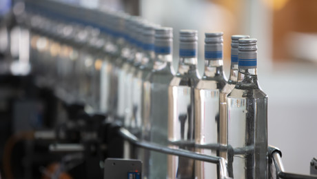 Fast verdoppelt: Indiens Wodka-Importe aus Russland steigen deutlich