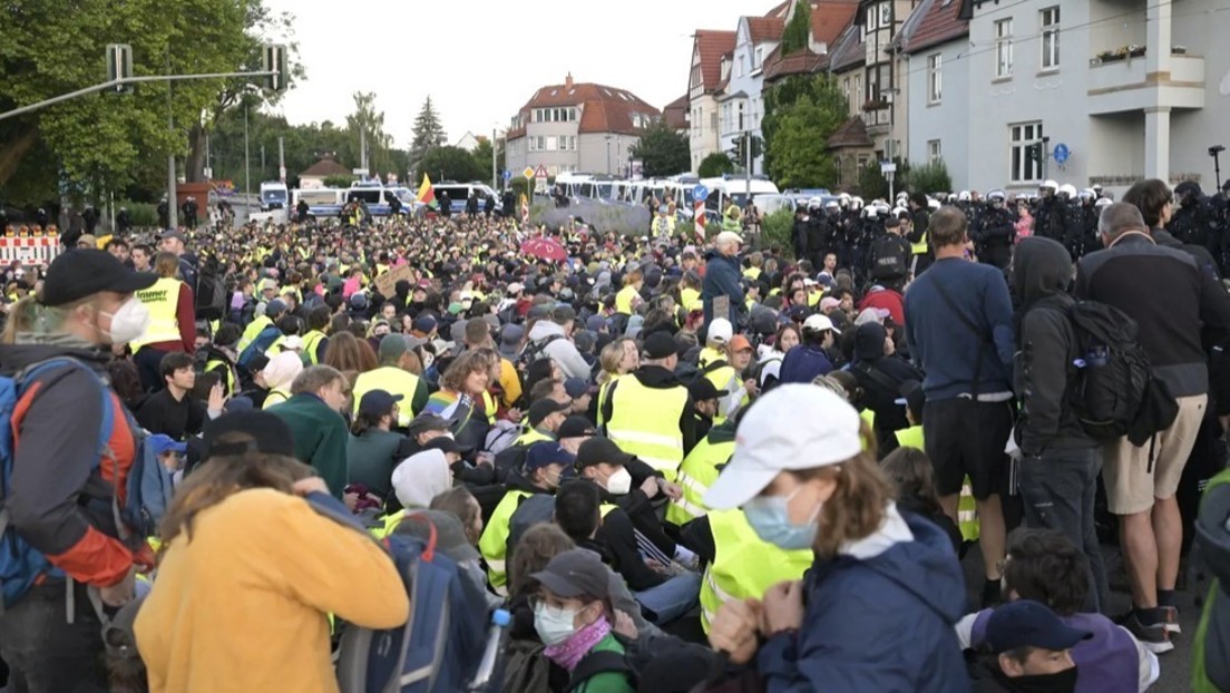 AfD-Parteitag: "Antifa-Drohnen" in der Nacht – Blockierte Plätze und Straßen am Morgen