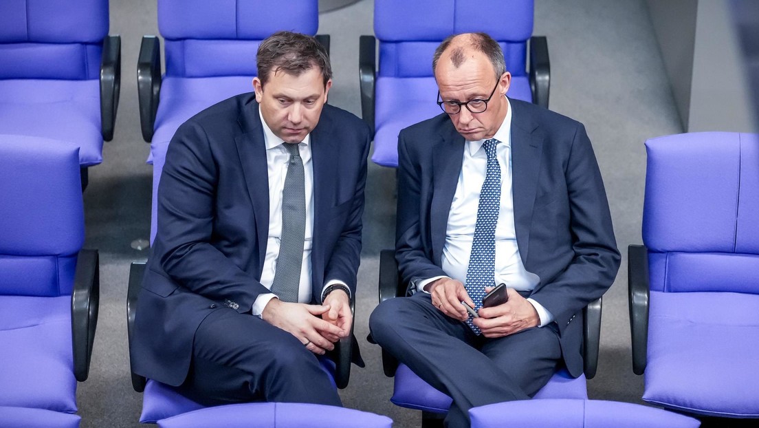 Umfrage: AfD bleibt vorn, Union und SPD weiter im freien Fall