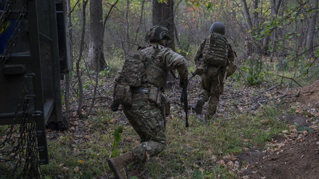 Liveticker Ukraine-Krieg – Experte: Den ukrainischen Truppen droht Einkesselung bei Slawjansk in DVR