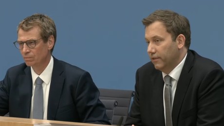 Alles für Rüstung – Klingbeil: "Müssen drei Jahrzehnte aufholen"
