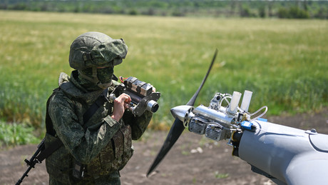 Liveticker Ukraine-Krieg: Russische Armee trifft Lokomotiven im Gebiet Charkow