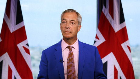 Wegen Korruptionsvorwürfen: Nigel Farage verlässt britisches Parlament