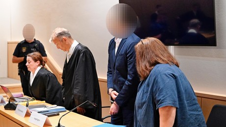 Nach tödlicher Attacke auf Zugbegleiter: Zehn Jahre Haft für Angeklagten