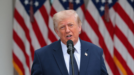 Trump droht Iran mit Tausenden Raketen im Falle eines Attentats auf ihn
