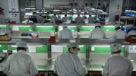 FT: Unabhängigkeit von Chinas Industrie kostet Westen Billionen