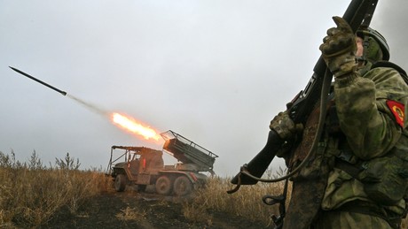 Liveticker Ukraine-Krieg: Russische Armee trifft militärische Ziele in Kiew und im Gebiet Odessa