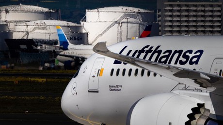 Luftfahrt: Kerosinpreise schießen nach Iran-Angriffen erneut in die Höhe